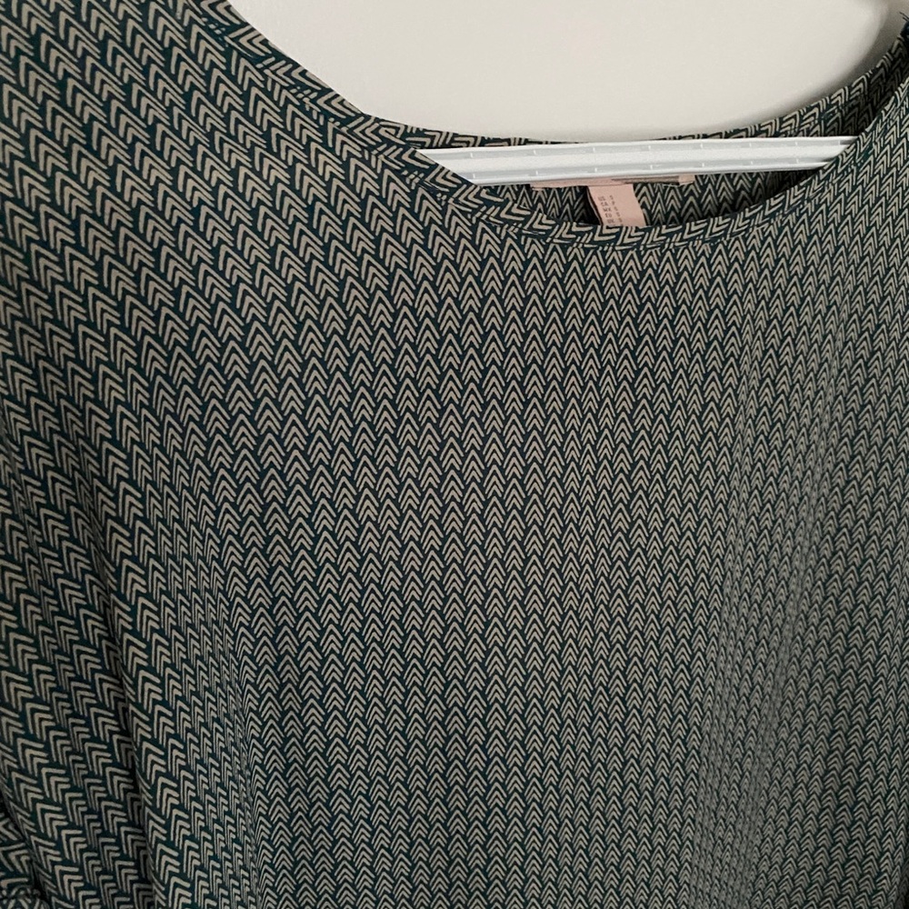 Sage Green Patterned Chiffon Blouse - Picture 5 of 12